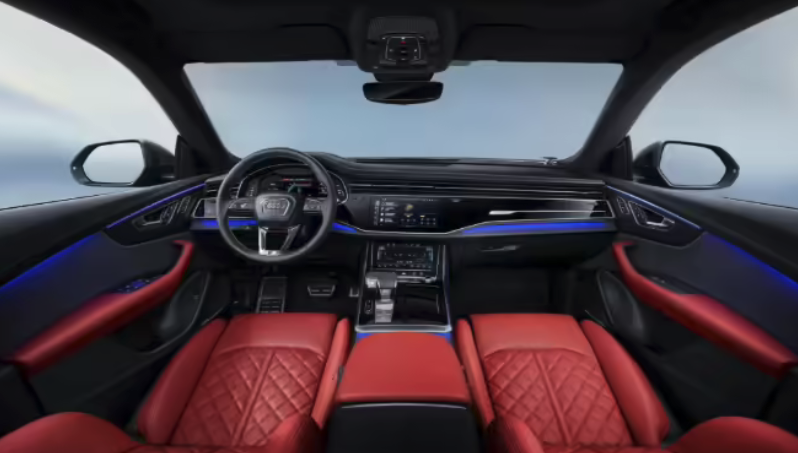 4月25日消息，在4月24日开幕的2026北京车展上，一汽奥迪旗下高性能旗舰车型——奥迪SQ8正式上市，官方指导价113.98万元，定位介于Q8与RS Q8之间，主打运动化与豪华感兼具的产品特质，进一步丰富奥迪高性能产品矩阵。